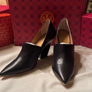 Elegant Black Leather Women's Shoes